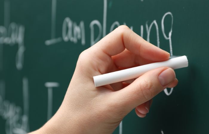 10 Examples of Noun Sentences for Elementary Grammar